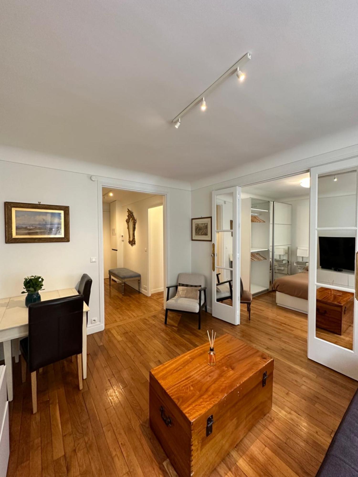 Appartement L.c. Grandtour Paris