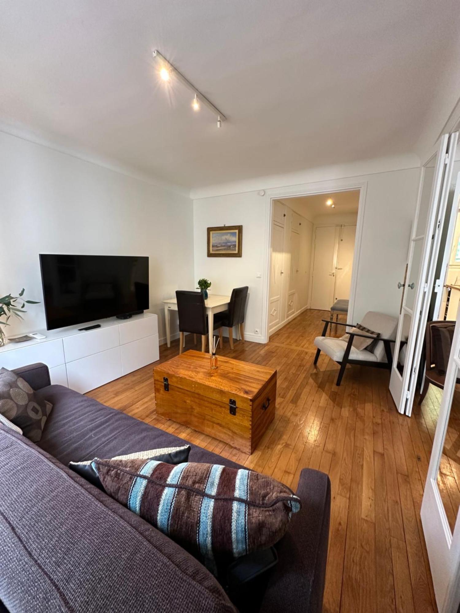 L.c. Grandtour Apartment *